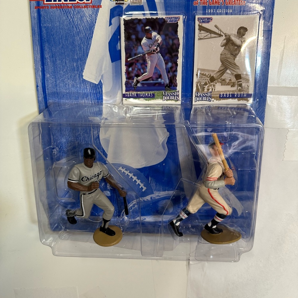 Classic Doubles Baseball Action Figures Set of babe Ruth and frank thomas mint